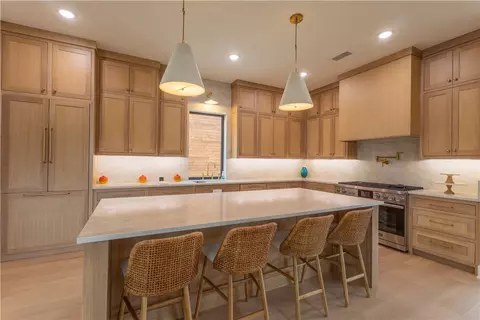212 SW Glover St, Bentonville, AR 72712