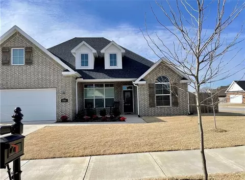5769 W Cane Hill Dr, Fayetteville, AR 72704