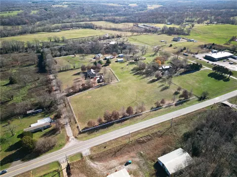 18551 Bethel Rd, Gravette, AR 72736