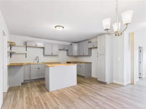 Kitchen - 9513 62 Hwy, Harrison, AR 72601 photo 1 of 2