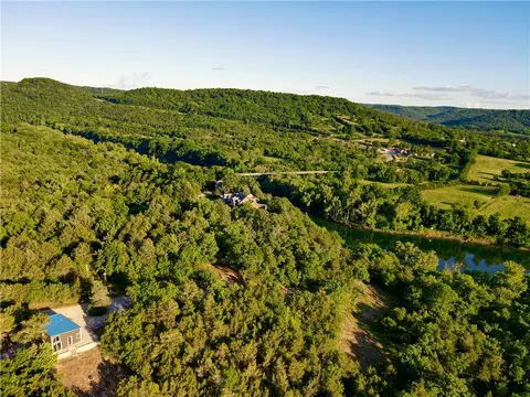 223 County Road 1091, Eureka Springs, AR 72631