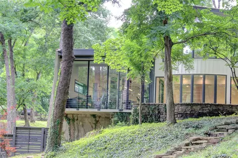 1011 N Tanglebriar Ln, Fayetteville, AR 72701