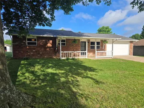 5664 Walden St, Lowell, AR 72745
