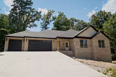 3 March Ln, Bella Vista, AR 72714