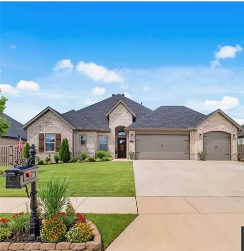 886 Bellagiola Dr, Springdale, AR 72762