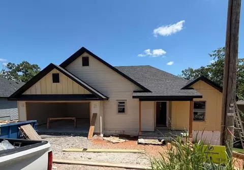 16 Reading Ln, Bella Vista, AR 72714