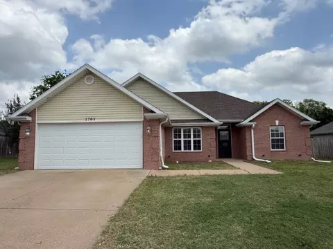 1705 N Valor, Siloam Springs, AR 72761