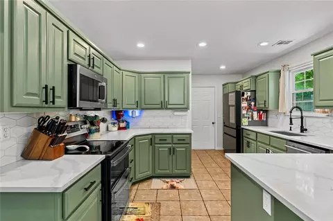 25 Overton Dr, Bella Vista, AR 72714