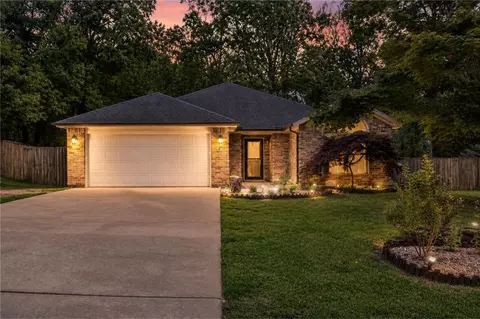 25 Overton Dr, Bella Vista, AR 72714