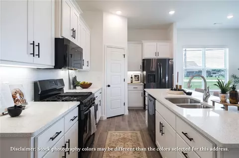 Kitchen - 2607 Roe Deer St, Springdale, AR 72762 photo 2 of 2