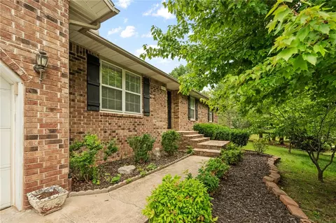 Exterior - 302 Tamarind St, Harrison, AR 72601 photo 3 of 8