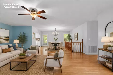Living - 302 Tamarind St, Harrison, AR 72601 photo 1 of 5