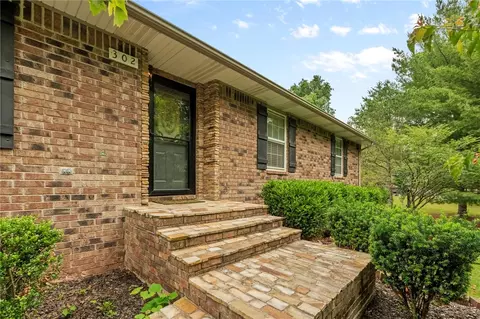 302 Tamarind St, Harrison, AR 72601