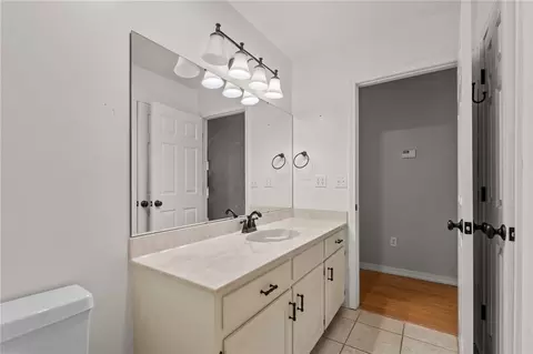 Bath - 302 Tamarind St, Harrison, AR 72601 photo 4 of 6