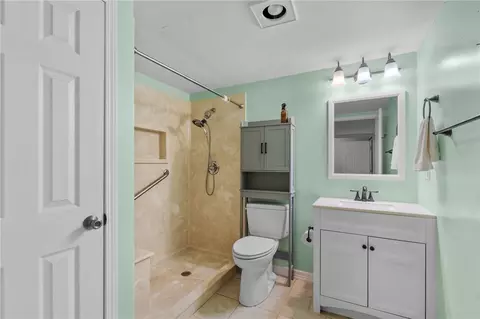 Bath - 302 Tamarind St, Harrison, AR 72601 photo 5 of 6