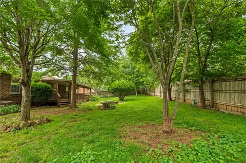 Exterior - 302 Tamarind St, Harrison, AR 72601 photo 7 of 8