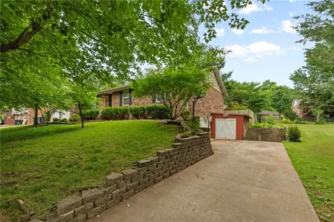 Exterior - 302 Tamarind St, Harrison, AR 72601 photo 4 of 8