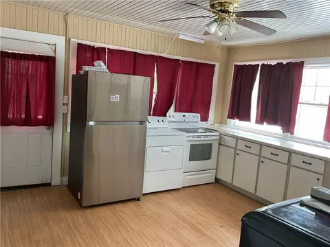 Kitchen - 203 N Pine St, Harrison, AR 72601 photo 1 of 3