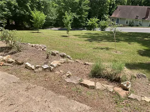 Exterior - 203 N Pine St, Harrison, AR 72601 photo 6 of 7