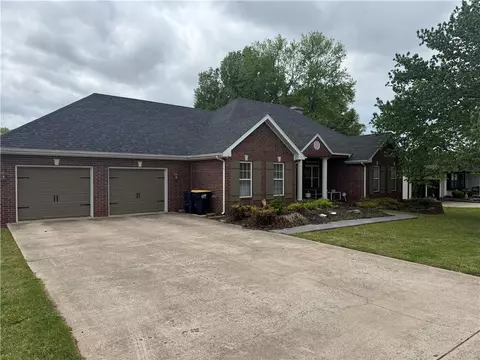308 Saint Andrews Dr, Harrison, AR 72601