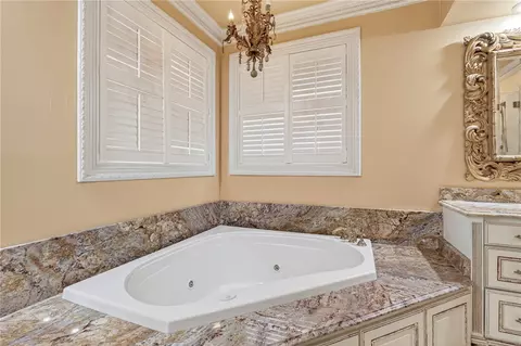 Bath - 10904 Kettering Ln, Fort Smith, AR 72908 photo 3 of 10