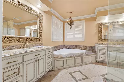 Bath - 10904 Kettering Ln, Fort Smith, AR 72908 photo 2 of 10