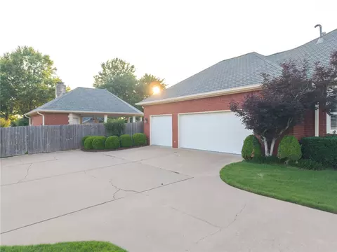 Exterior - 10904 Kettering Ln, Fort Smith, AR 72908 photo 10 of 11