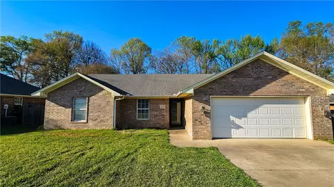 123 Ashbrook Ln, Russellville, AR 72802