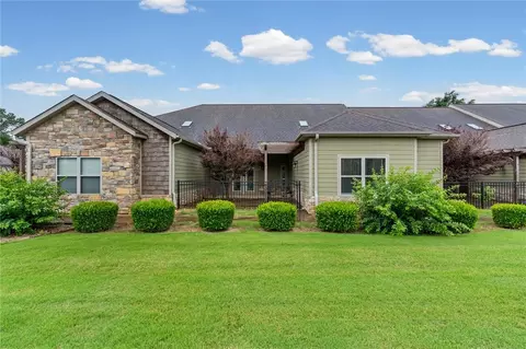 2007 S Dixieland Rd #B, Rogers, AR 72758