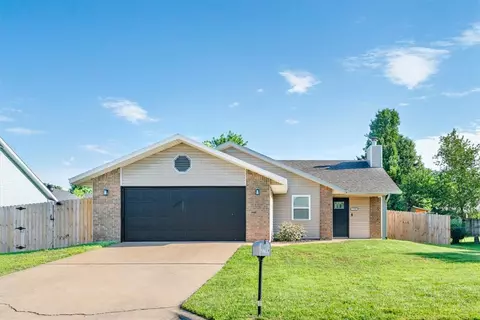 2709 W Beech St, Rogers, AR 72756