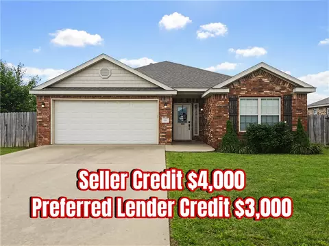 693 Olivia Ln, Centerton, AR 72719