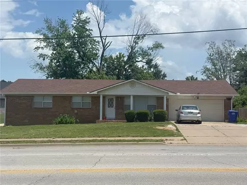 1623 S Dixieland Rd, Rogers, AR 72758