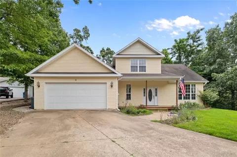 9 Buckland Ln, Bella Vista, AR 72715