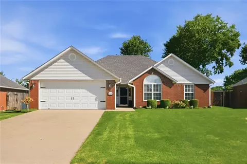 6109 Pleasant Pl, Rogers, AR 72758