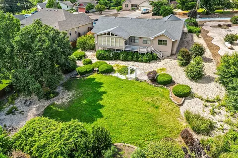 6 Kirkcaldy Dr, Bella Vista, AR 72715