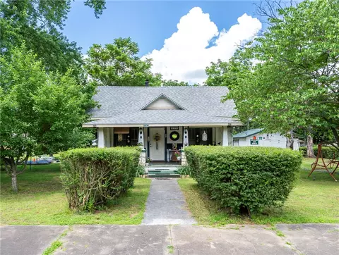 312 W Spring St, Sulphur Springs, AR 72768