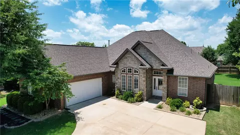 4424 W Collins Cir, Rogers, AR 72758