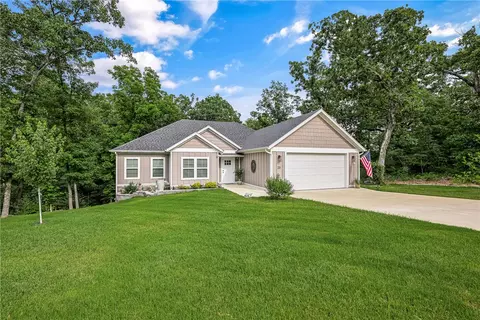 23 Chaucer Dr, Bella Vista, AR 72714