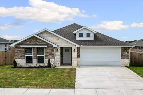 1711 Bugg St, Pea Ridge, AR 72751