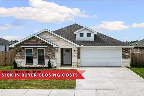 1711 Bugg St, Pea Ridge, AR 72751