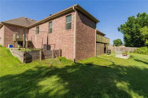 Exterior - 7114 Devonshire Ave, Springdale, AR 72762 photo 11 of 15