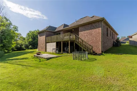 Exterior - 7114 Devonshire Ave, Springdale, AR 72762 photo 5 of 15