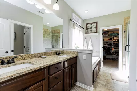 Entry Way - 7114 Devonshire Ave, Springdale, AR 72762 photo 4 of 4