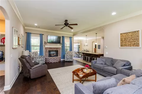 Living - 7114 Devonshire Ave, Springdale, AR 72762 photo 2 of 4