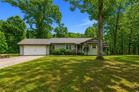 9446 Lori Ln, Rogers, AR 72758