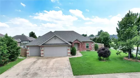 400 Capri St, Centerton, AR 72719