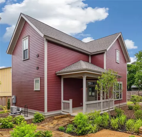 263 E 11th St, Fayetteville, AR 72701