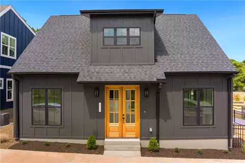 2648 N Gulley Grove Cir, Fayetteville, AR 72703