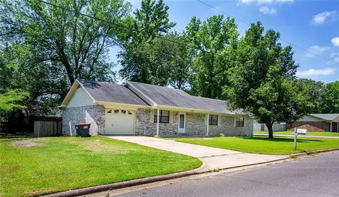 2200 19th St, Russellville, AR 72802