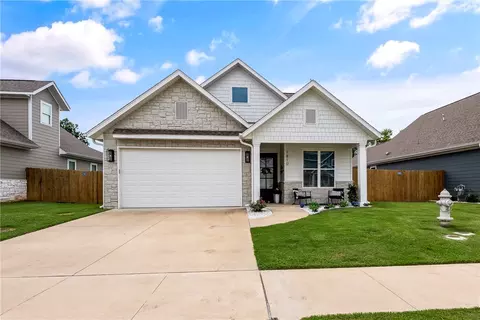 1810 W Saddlebrook Ln, Rogers, AR 72758